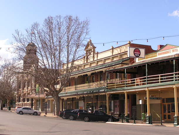 Accommodation Narrandera NSW - Camellia Motel - Local